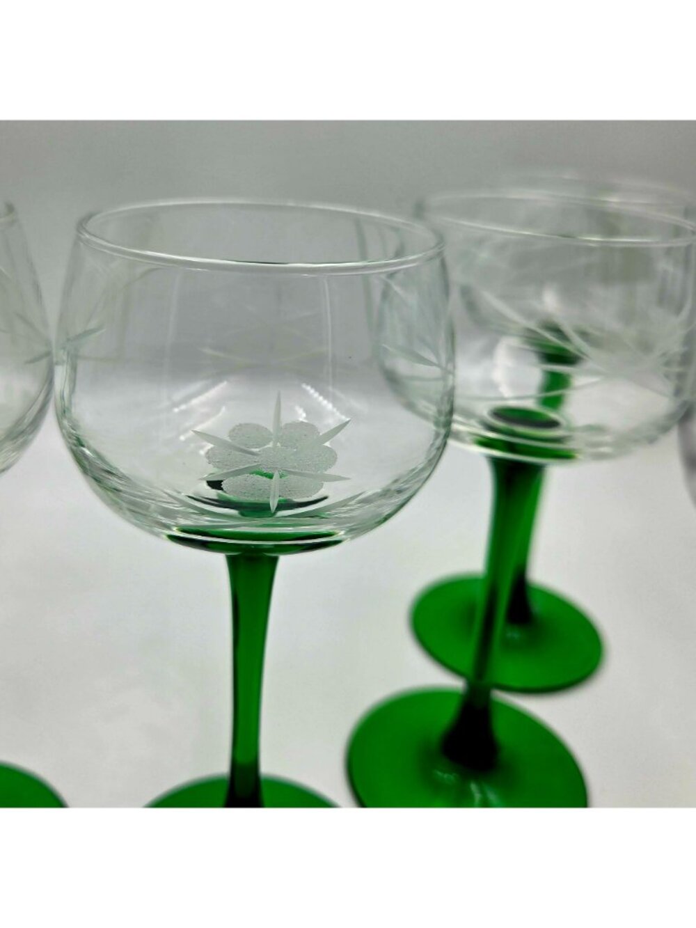 Duiske Glass The Maureen O'Hara Collection Set of 6 Wine Glasses - Picture 4 of 6
